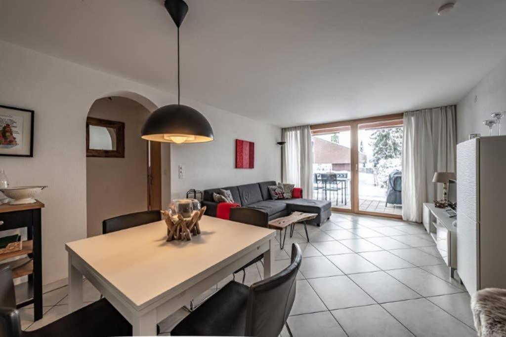 Prada 2 Apartment Flims Luaran gambar